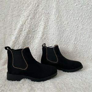 Chelsea boots